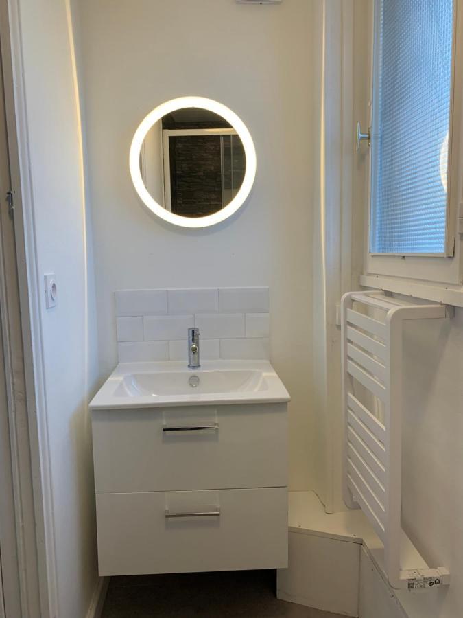 Apartment Le Familial: Cozy Double With Netflix And Private Parking